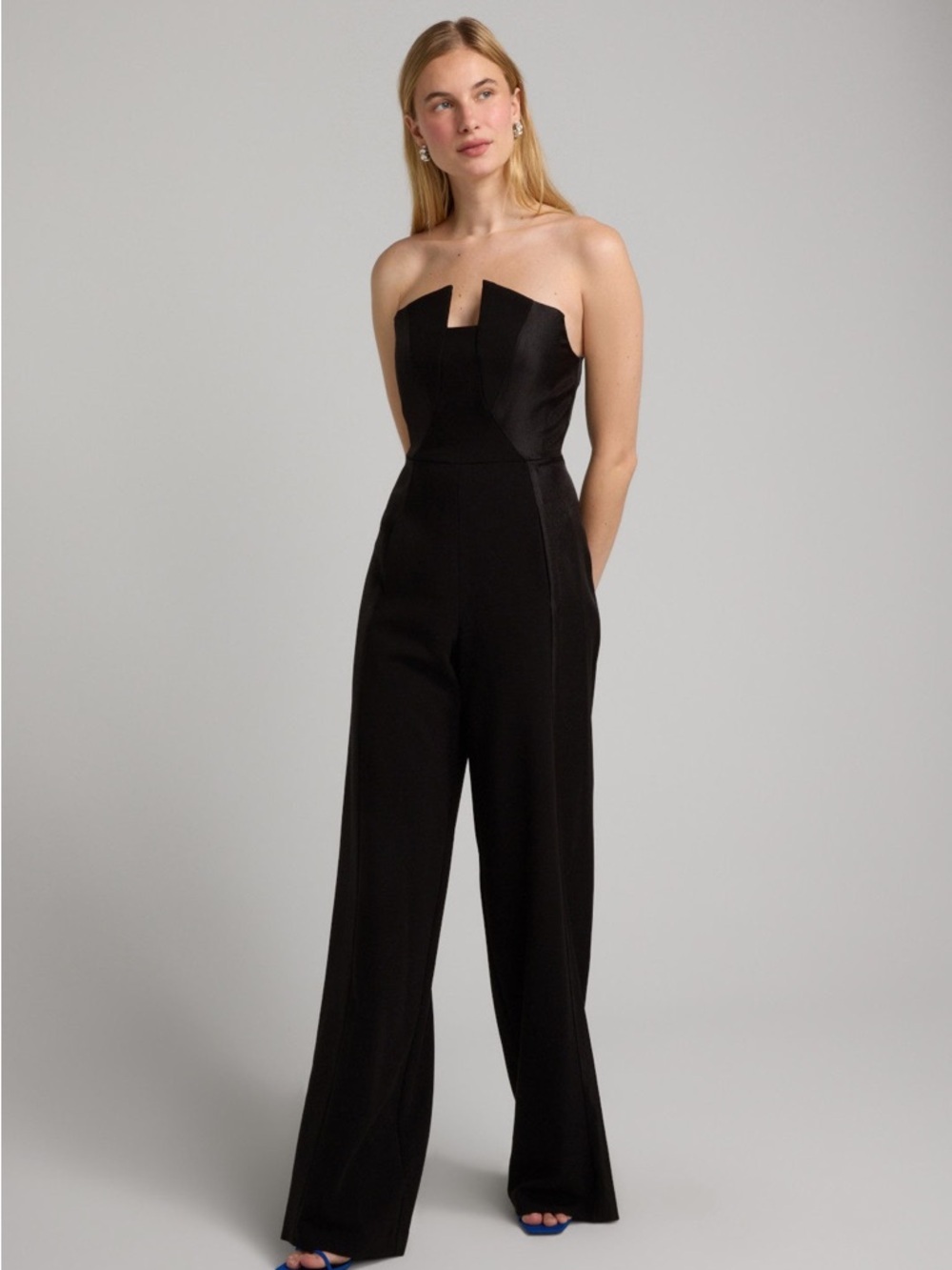 Black Halo Black Square-Neck Wide-Leg Jumpsuit with Structured Bodice - Picture 6 of 16